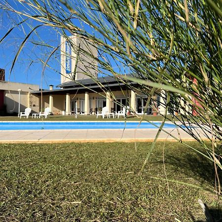 Howard Johnson Inn Rosario De La Frontera Eksteriør bilde