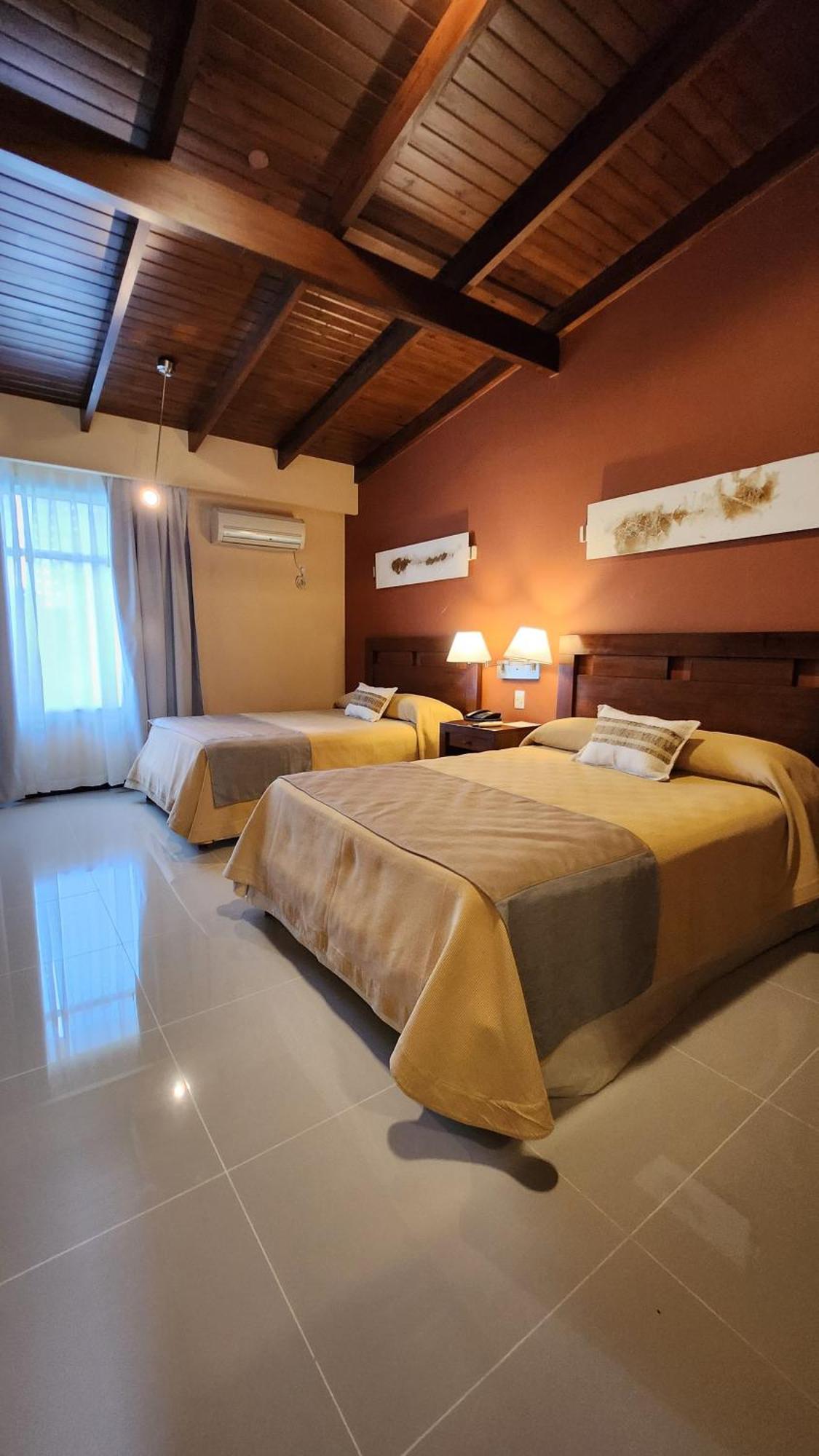 Howard Johnson Inn Rosario De La Frontera Eksteriør bilde
