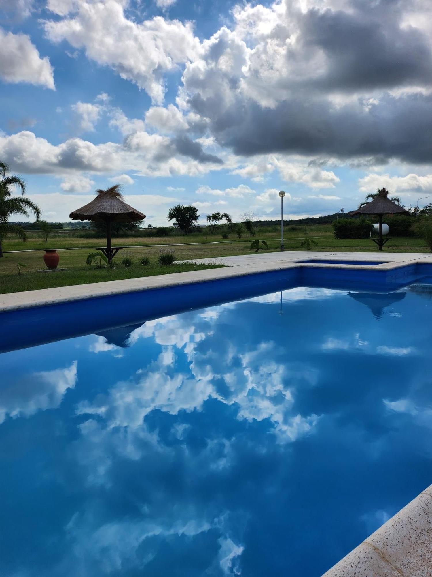 Howard Johnson Inn Rosario De La Frontera Eksteriør bilde