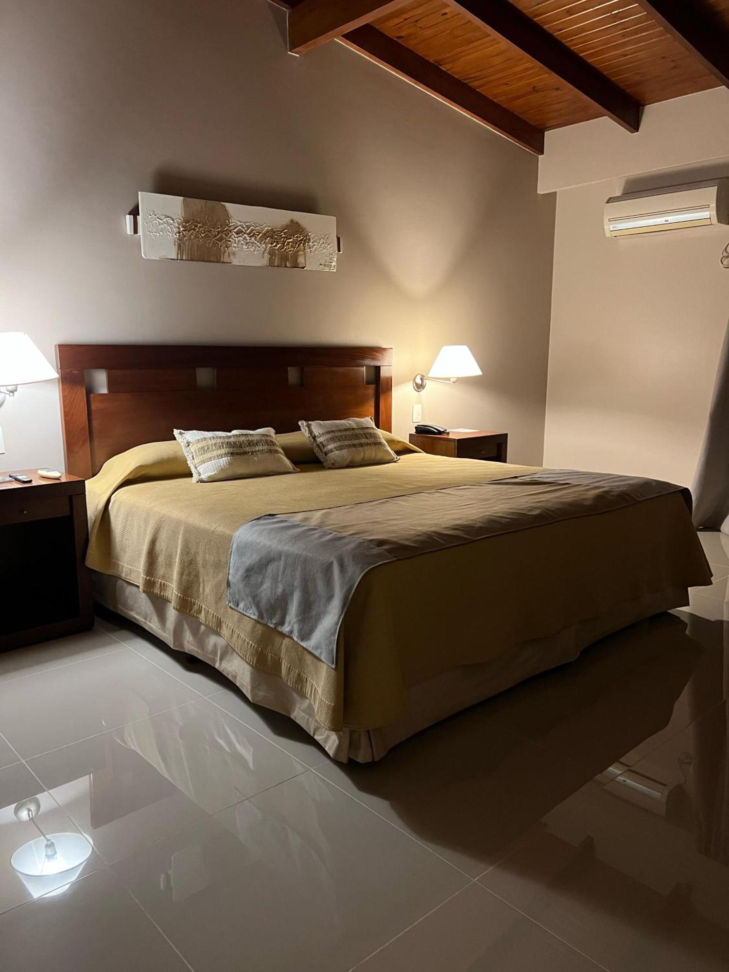 Howard Johnson Inn Rosario De La Frontera Eksteriør bilde