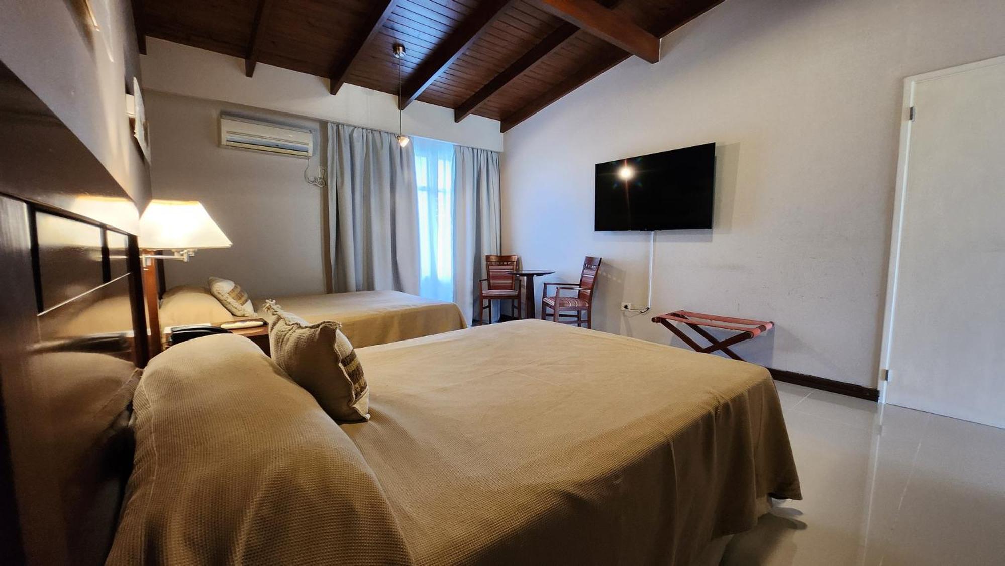 Howard Johnson Inn Rosario De La Frontera Eksteriør bilde