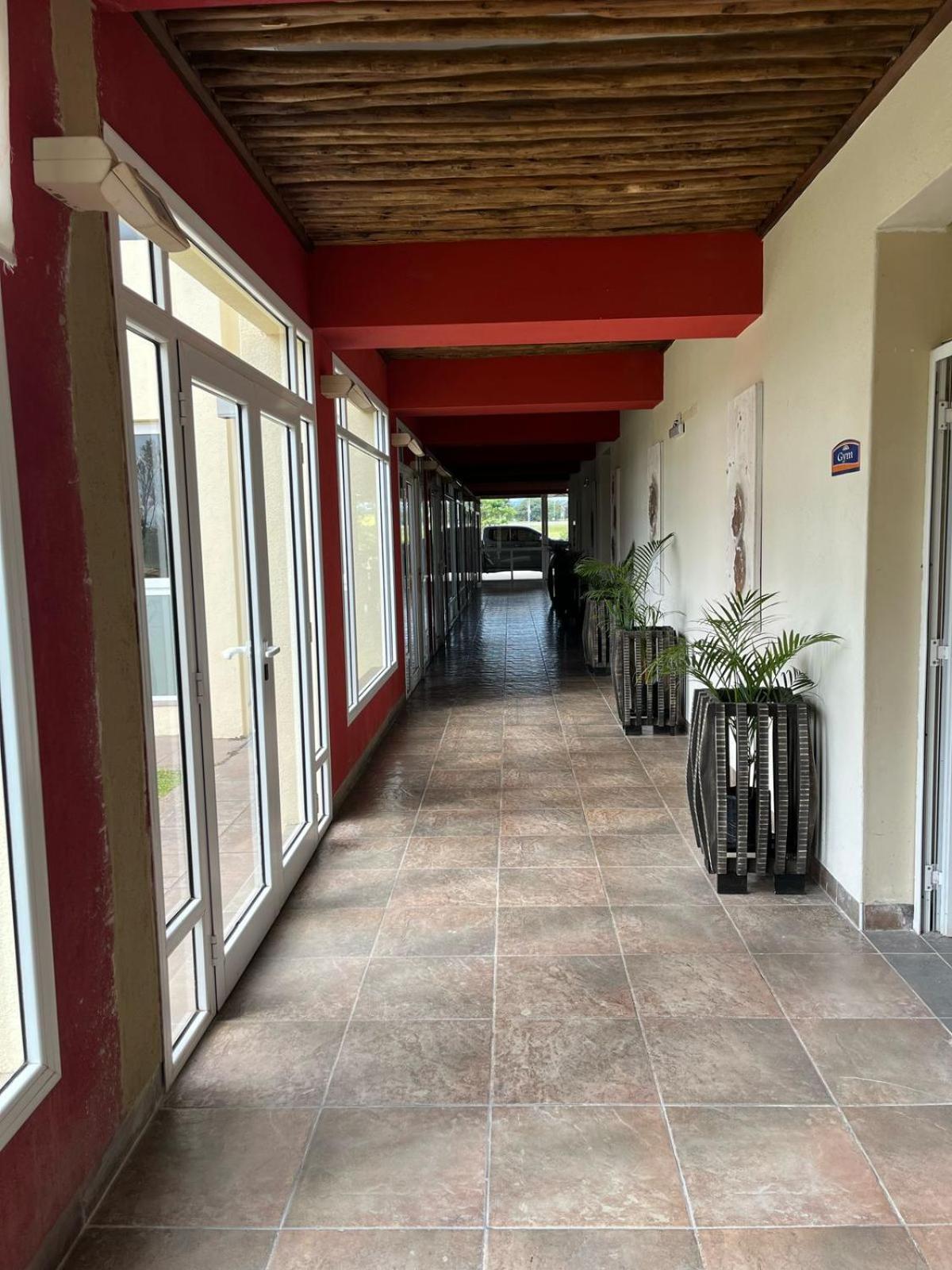 Howard Johnson Inn Rosario De La Frontera Eksteriør bilde