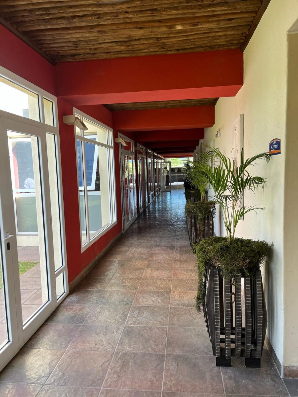 Howard Johnson Inn Rosario De La Frontera Eksteriør bilde