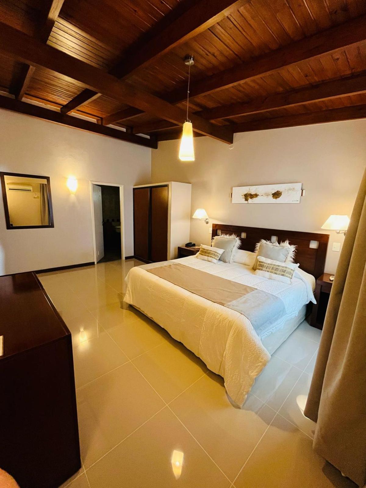 Howard Johnson Inn Rosario De La Frontera Eksteriør bilde